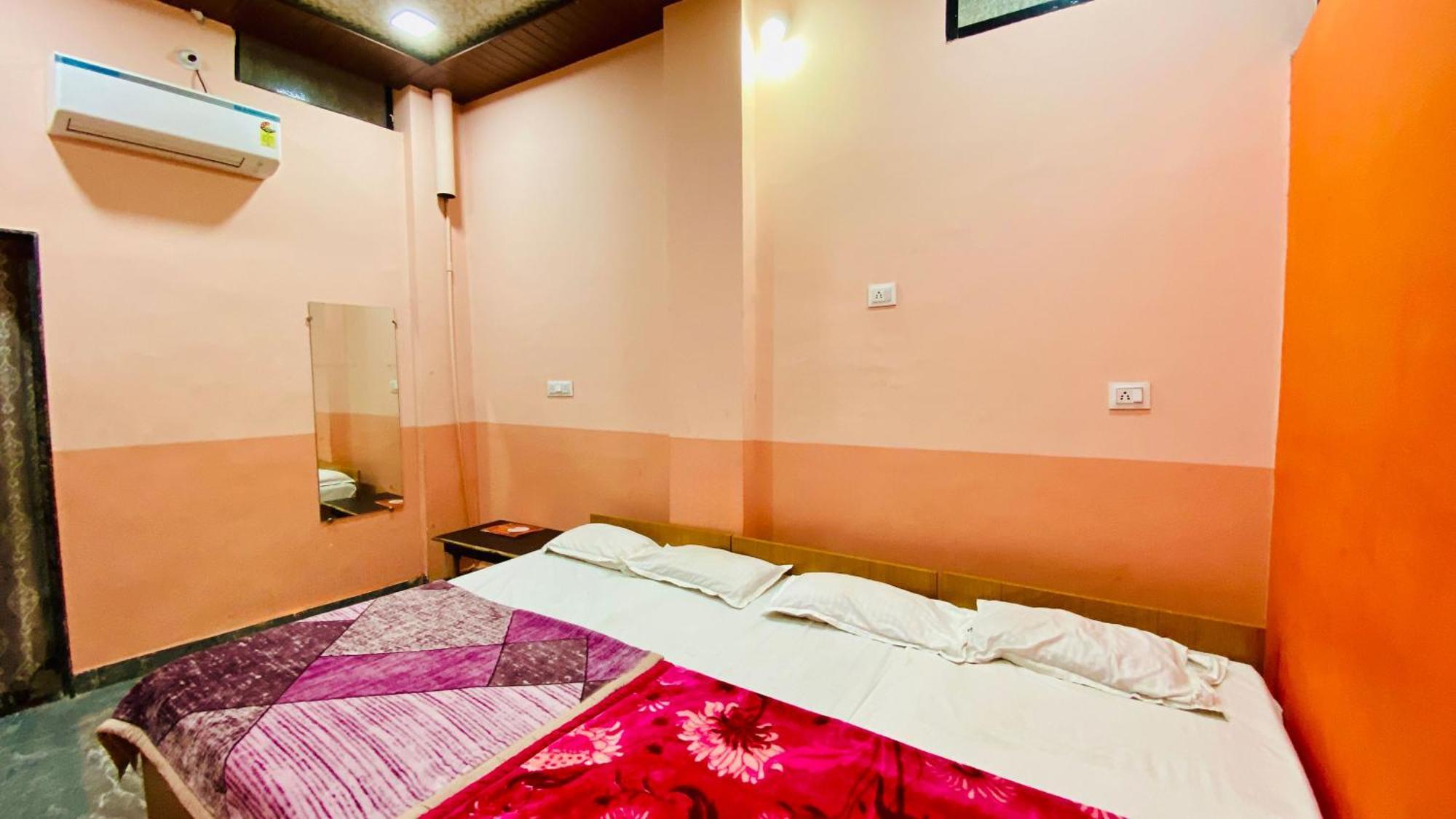 Hotel Nandi Palace Ujjain Exterior photo
